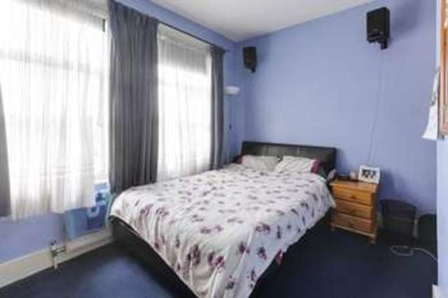  Image of 4 bedroom Terraced house for sale in Elvendon Road London N13 at Elvendon Road  London, N13 4SJ