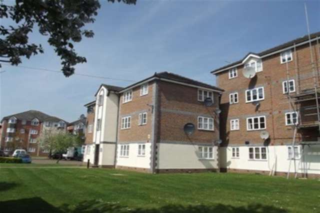  Image of 2 bedroom Flat to rent in Scotland Green Road Ponders End Enfield EN3 at Enfield, EN3 4RY