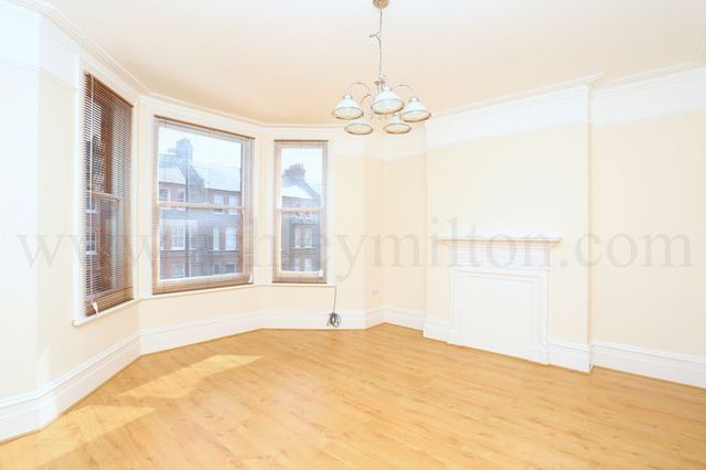  Image of 2 bedroom Flat to rent in Essendine Road London W9 at Essendine Road Array Maida Vale, W9 2LY