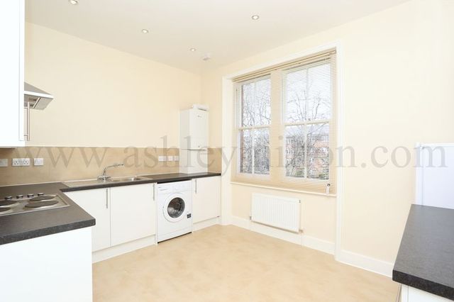  Image of 2 bedroom Flat to rent in Essendine Road London W9 at Essendine Road Array Maida Vale, W9 2LY