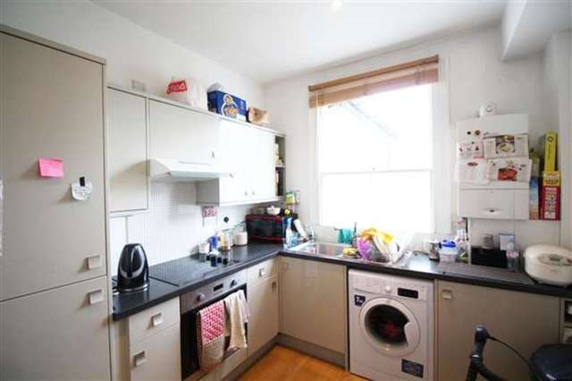  Image of 2 bedroom Flat to rent in Evelina Road London SE15 at Nunhead, SE15 2DX