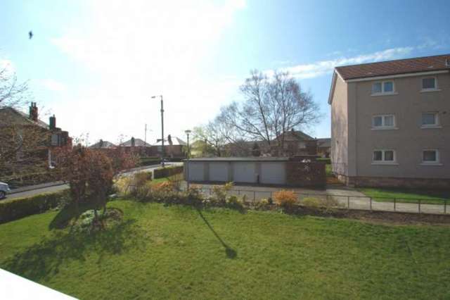  Image of Flat for sale in Lora Drive Glasgow G52 at Lora Drive  Bellahouston, G52 1HA