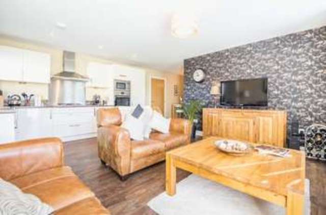  Image of 1 bedroom Flat for sale in Burnbrae Drive East Craigs Edinburgh EH12 at Burnbrae Drive East Craigs Edinburgh, EH12 8AS