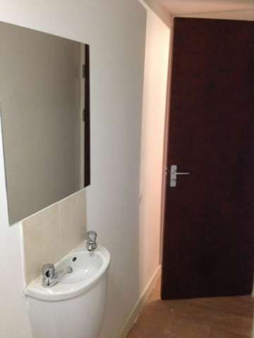  Image of 4 bedroom Flat to rent in Withington Road Whalley Range Manchester M16 at Withington Road  Whalley Range, M16 7EX