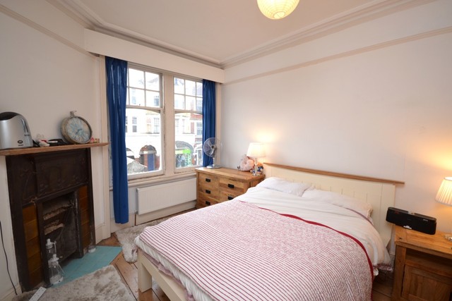  Image of 3 bedroom Property to rent in Fortis Green Road London N10 at Muswell Hill, N10 3HP