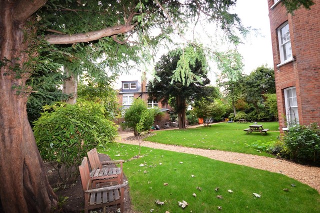  Image of 3 bedroom Property to rent in Fortis Green Road London N10 at Muswell Hill, N10 3HP