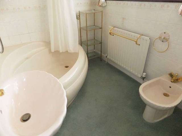  Image of 3 bedroom Detached house for sale in Fowgay Drive Shirley Solihull B91 at Fowgay Drive  Solihull, B91 3PH