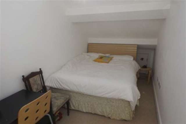  Image of 3 bedroom Flat to rent in Albion Street Beeston Nottingham NG9 at Nottingham, NG9 2UZ