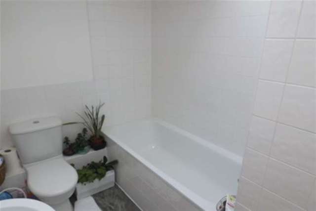  Image of 3 bedroom Flat to rent in Albion Street Beeston Nottingham NG9 at Nottingham, NG9 2UZ
