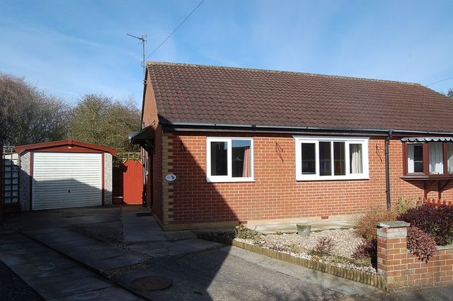  Image of 2 bedroom Detached house for sale in Fulford Crescent New Holland Barrow-upon-Humber DN19 at Fulford Crescent New Holland New Holland, DN19 7BH