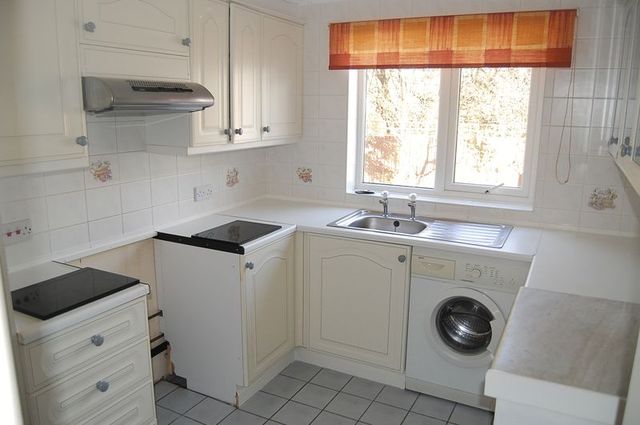  Image of 2 bedroom Detached house for sale in Fulford Crescent New Holland Barrow-upon-Humber DN19 at Fulford Crescent New Holland New Holland, DN19 7BH