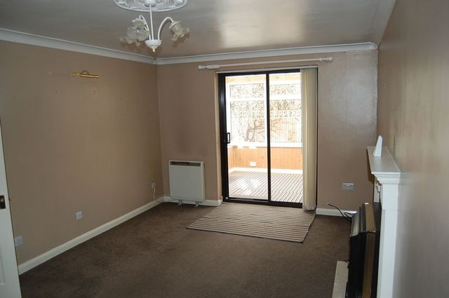  Image of 2 bedroom Detached house for sale in Fulford Crescent New Holland Barrow-upon-Humber DN19 at Fulford Crescent New Holland New Holland, DN19 7BH