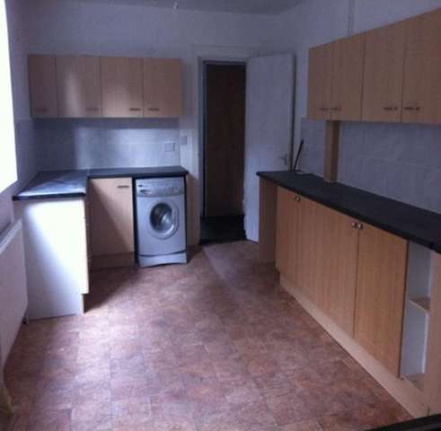  Image of 1 bedroom House Share to rent in Hamilton Road Longsight Manchester M13 at Hamilton Road  Longsight, M13 0PB