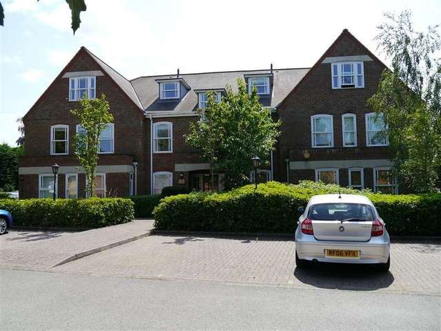  Image of 2 bedroom Flat to rent in Westcote Road Reading RG30 at Westcote Road  Reading, RG30 2HD