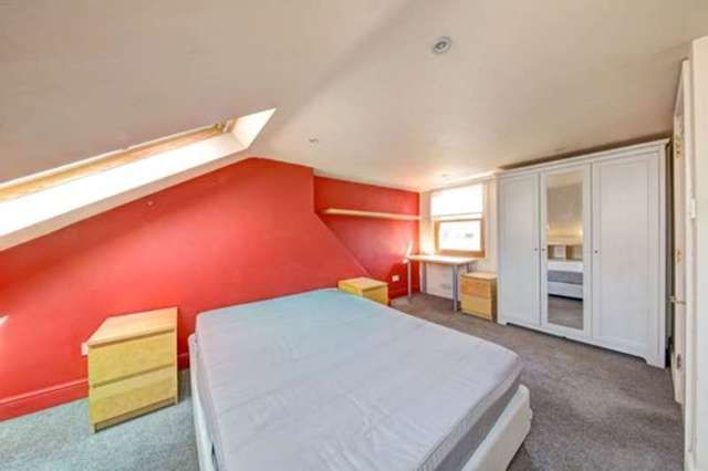  Image of 4 bedroom Detached house to rent in Gastein Road London W6 at London, W6 8LU