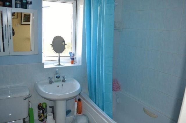  Image of 3 bedroom Semi-Detached house for sale in Gleneagles Crescent New Holland Barrow-upon-Humber DN19 at Gleneagles Crescent  New Holland, DN19 7TL