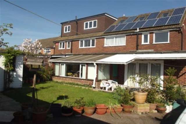  Image of 5 bedroom Detached house to rent in Goffs Crescent Goffs Oak Waltham Cross EN7 at Waltham Cross, EN7 5JR