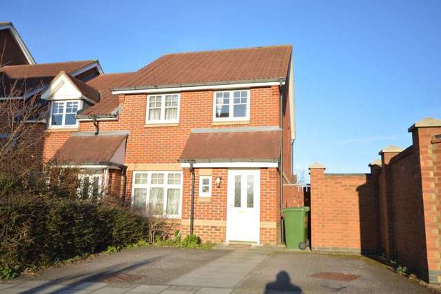  Image of 3 bedroom End of Terrace to rent in Greenhaven Drive London SE28 at Greenhaven Drive Thamesmead London, SE28 8FY