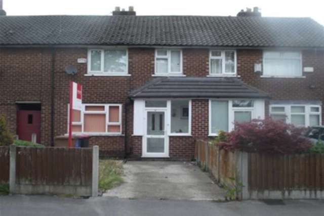  Image of 3 bedroom Terraced house to rent in Grosvenor Road Walkden Manchester M28 at Manchester, M28 3RN