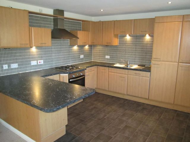  Image of 2 bedroom Flat to rent in Gullion Park East Kilbride Glasgow G74 at East Kilbride South Lanarkshire South Lanarkshire, G74 4FE