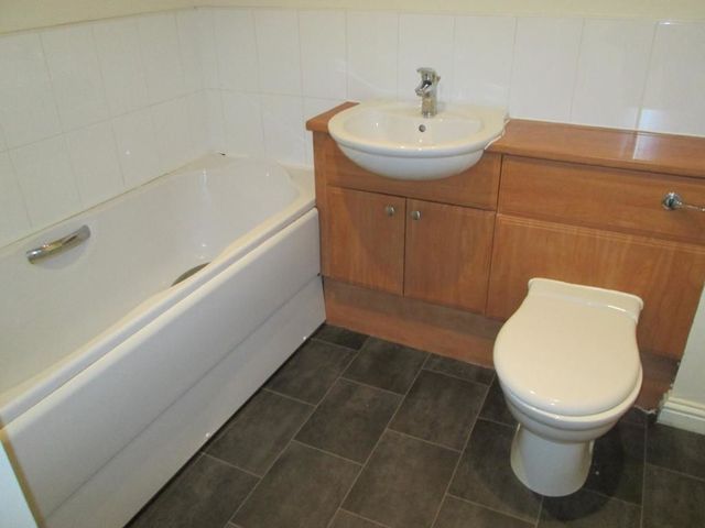  Image of 2 bedroom Flat to rent in Gullion Park East Kilbride Glasgow G74 at East Kilbride South Lanarkshire South Lanarkshire, G74 4FE