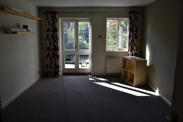  Image of 2 bedroom Terraced house to rent in Hampstead Gardens Chadwell Heath Romford RM6 at Hampstand Gardens  Chadwell Heath, RM6 4FE