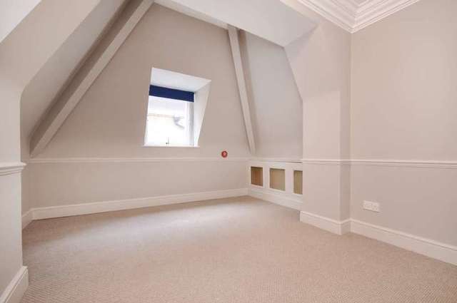  Image of 4 bedroom Apartment to rent in Fitzjohns Avenue London NW3 at Fitzjohn`s Avenue Hampstead London, NW3 6PH