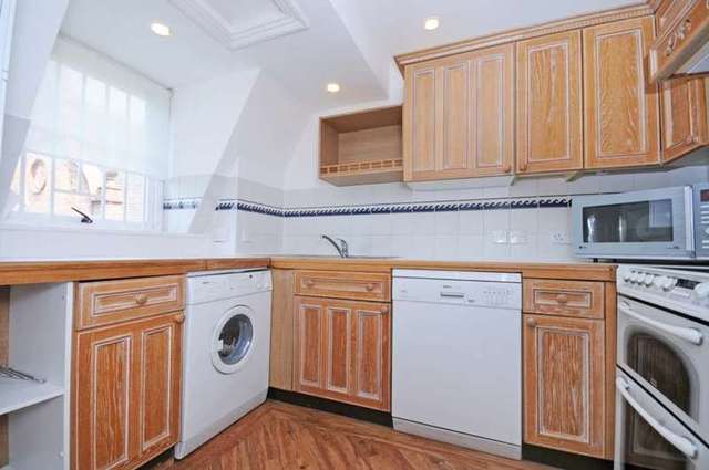 Image of 2 bedroom Apartment to rent in Fitzjohns Avenue London NW3 at Fitzjohn`s Avenue Hampstead London, NW3 6PH