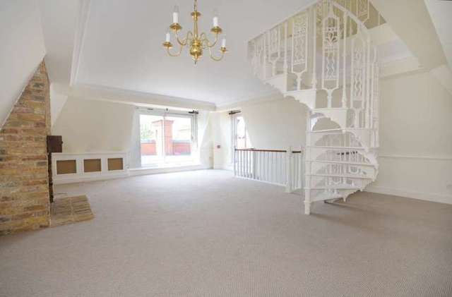  Image of 2 bedroom Apartment to rent in Fitzjohns Avenue London NW3 at Fitzjohn`s Avenue Hampstead London, NW3 6PH