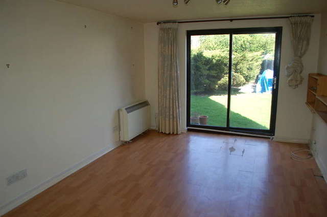  Image of 1 bedroom Property for sale in Oldfield Road Hampton TW12 at Oldfield Road  Hampton, TW12 2HS