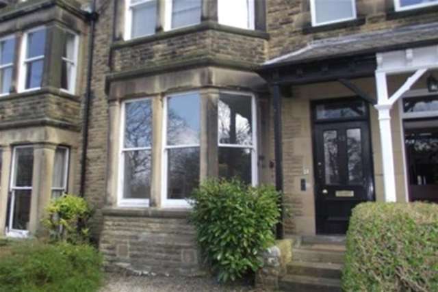  Image of 2 bedroom Flat to rent in Harlow Moor Drive Harrogate HG2 at Harrogate, HG2 0JX