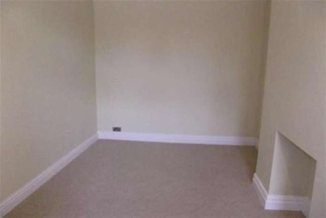  Image of 2 bedroom Flat to rent in Harlow Moor Drive Harrogate HG2 at Harrogate, HG2 0JX