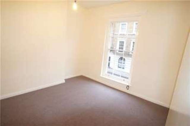  Image of 1 bedroom Flat to rent in Harmer Street Gravesend DA12 at Gravesend Kent Gravesend, DA12 2AX