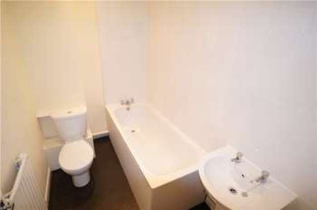  Image of 1 bedroom Flat to rent in Harmer Street Gravesend DA12 at Gravesend Kent Gravesend, DA12 2AX
