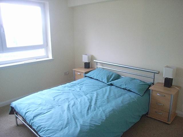  Image of 2 bedroom Flat to rent in Hawkhill Close Edinburgh EH7 at Lochend Edinburgh Edinburgh, EH7 6FG