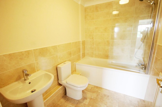  Image of 2 bedroom Flat to rent in Henrys Grant Riverside Road St. Albans AL1 at Riverside Road  St Albans, AL1 1RY