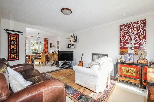  Image of 4 bedroom Detached house for sale in Hermitage Road Abingdon OX14 at Hermitage Road  Abingdon, OX14 5RW