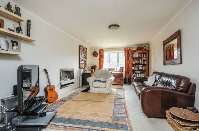  Image of 4 bedroom Detached house for sale in Hermitage Road Abingdon OX14 at Hermitage Road  Abingdon, OX14 5RW