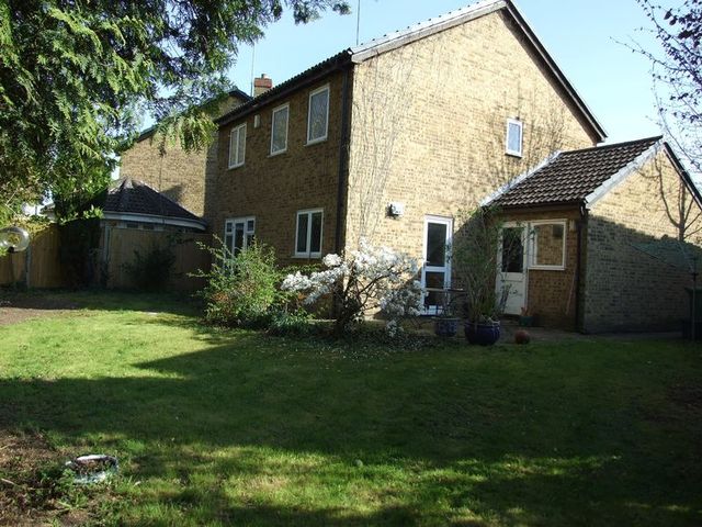  Image of 4 bedroom Detached house for sale in Hermitage Road Abingdon OX14 at Hermitage Road  Abingdon, OX14 5RW