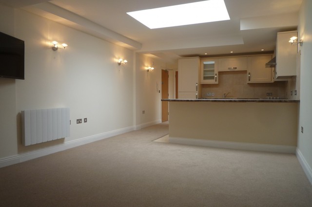  Image of 1 bedroom Flat to rent in High Street Southampton SO14 at 134-135 High Street  Southampton, SO14 2BR