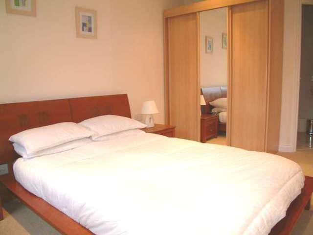  Image of 1 bedroom Apartment to rent in Town Mead Crawley RH11 at Highfield House, Town Mead West Green Crawley, RH11 7EH
