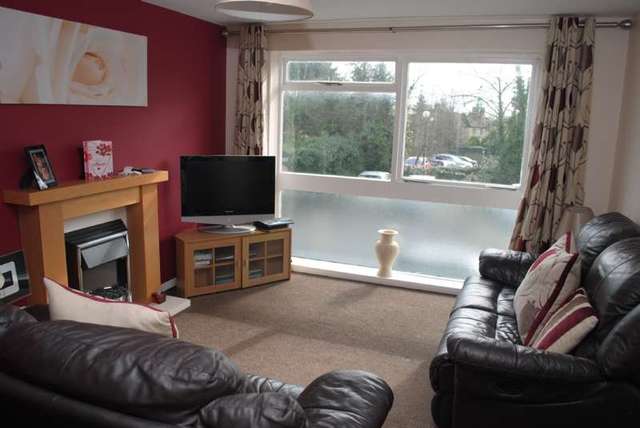  Image of 1 bedroom Flat to rent in Holdbrook Way Harold Wood Romford RM3 at Romford, RM3 0JD