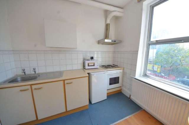  Image of Studio flat to rent in Holloway Road London N7 at Holloway Road  Islington, N7 6NJ