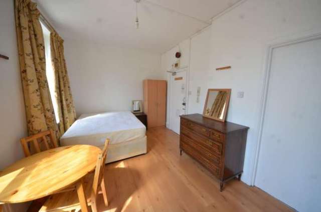  Image of Studio flat to rent in Holloway Road London N7 at Holloway Road  Islington, N7 6NJ