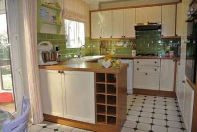  Image of 3 bedroom Semi-Detached house for sale in Holly Close Grantham NG31 at Holly Close  Grantham, NG31 7GU
