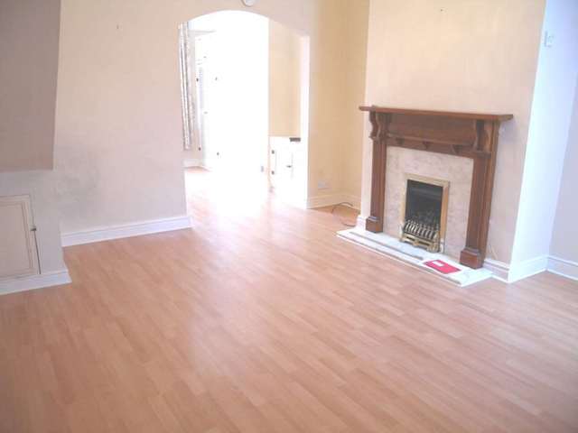  Image of 2 bedroom Terraced house to rent in Horton Road Fallowfield Manchester M14 at Horton Road Fallowfield Manchester, M14 7GD