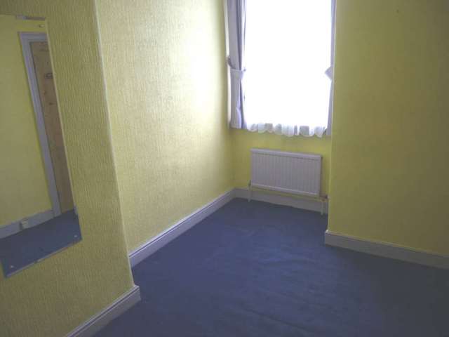  Image of 2 bedroom Terraced house to rent in Horton Road Fallowfield Manchester M14 at Horton Road Fallowfield Manchester, M14 7GD