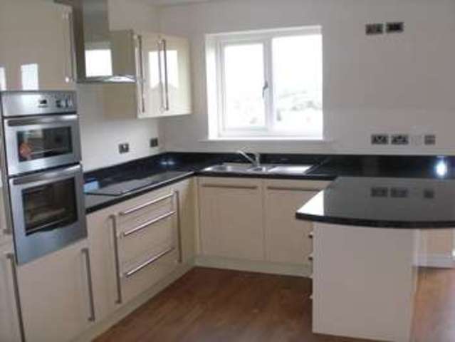  Image of 3 bedroom Detached house to rent in Howdenclough Road Morley Leeds LS27 at Howdenclough Road Morley Leeds, LS27 0LP