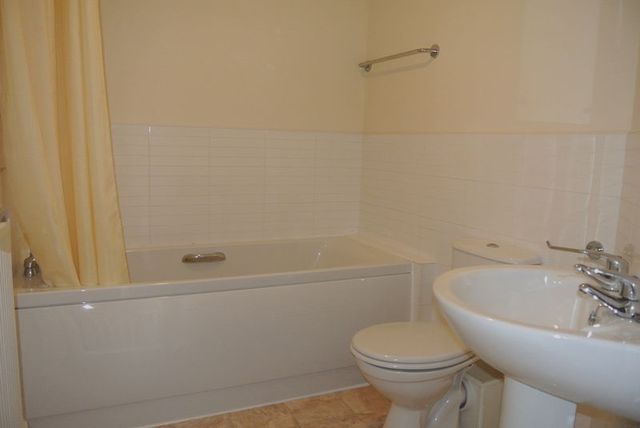  Image of 3 bedroom Terraced house for sale in Hudson Way Grantham NG31 at Hudson Way  Grantham, NG31 7BX