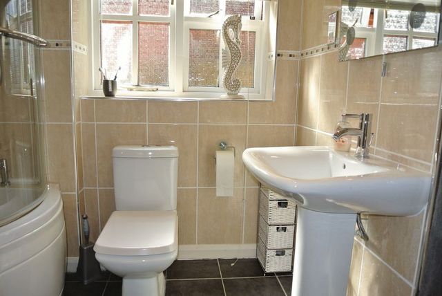  Image of 3 bedroom Detached house for sale in Ingle Court Woolsthorpe by Colsterworth Grantham NG33 at Ingle Court Woolsthorpe by Colsterworth Grantham, NG33 5PB